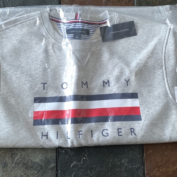 Tommy Hilfiger Logo Fleece Crew Neck Sweater - Picture 2 of 2
